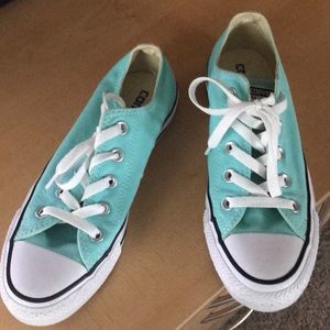 Converse all-star woman size 6 excellent condition